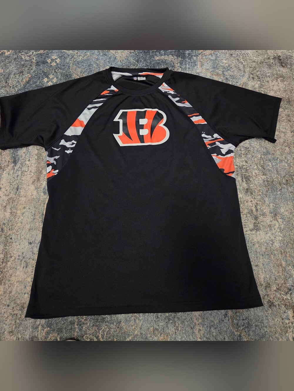 NFL Team Apparel Black T‑Shirt with Red, Blue & White Logo XL